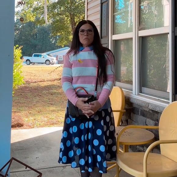 Meet your Posher, Malia - Picture 4 of 10